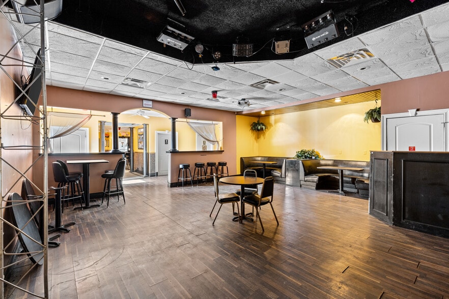 More Photos Of 2109 Pennsylvania Ave, Weirton Restaurant For Sale