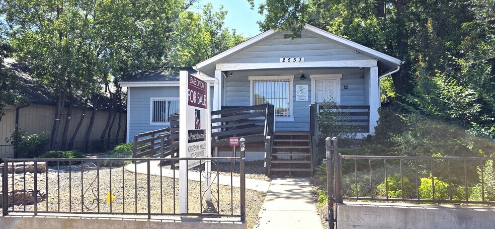 More Photos Of 2553 Sheridan Blvd, Edgewater Storefront Retail Office For Sale