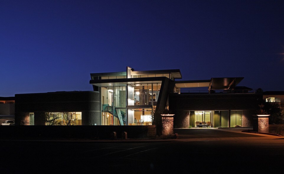 More Photos Of 8742 E Via de Commercio, Scottsdale Loft Creative Space For Lease