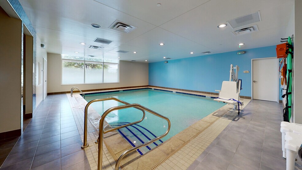 More Photos Of 3989 N Shore Dr, Bryan Medical For Lease