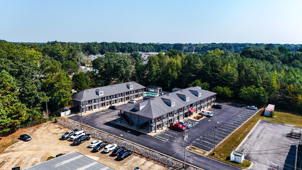 More Photos Of 1100 Highway 78 E, Jasper Hotel For Sale