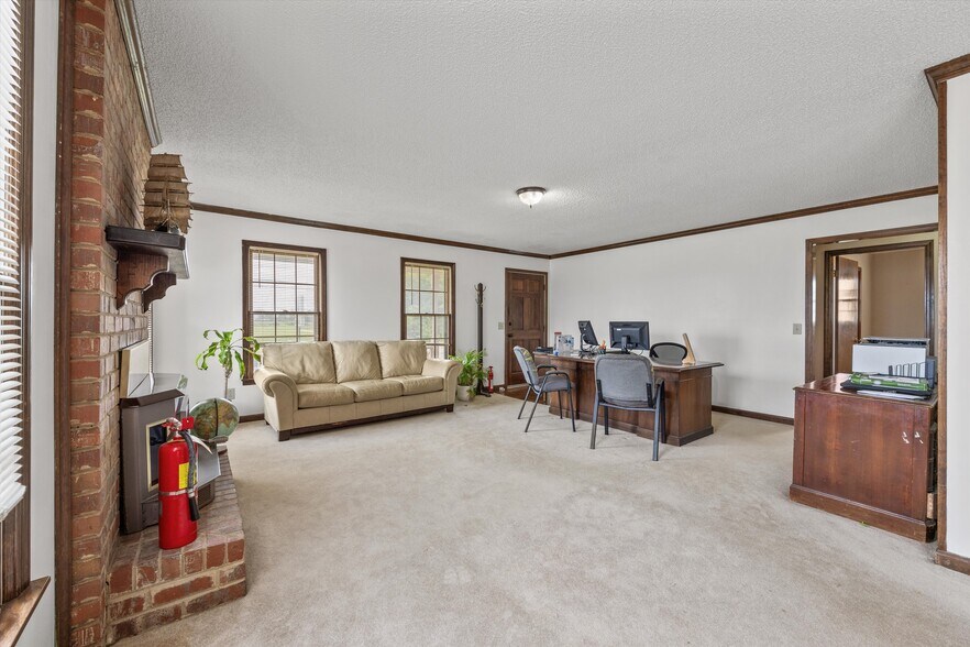 More Photos Of 11733 Highway 231 N, Meridianville Office For Sale