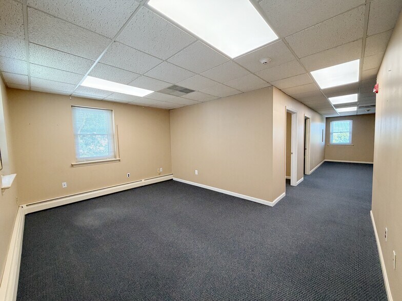 More Photos Of 216 Cedar Ave, Willow Grove Office Residential For Lease
