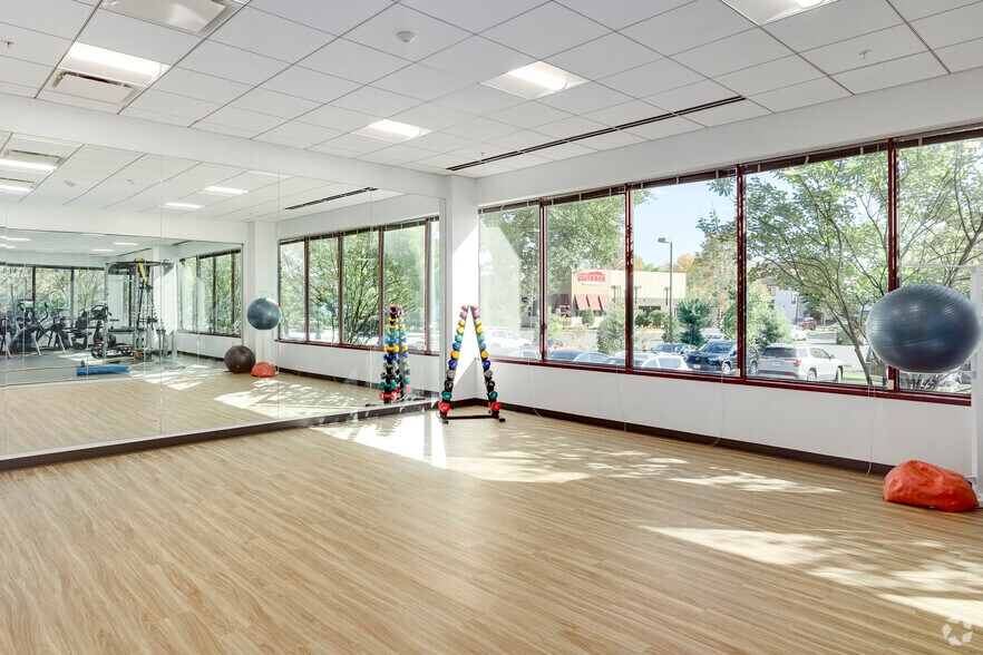 More Photos Of 381 Elden St, Herndon Office For Sale