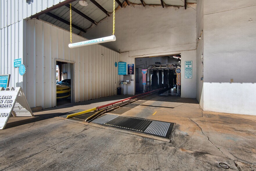 More Photos Of 3061 Gulf Breeze Pky, Gulf Breeze Carwash For Sale