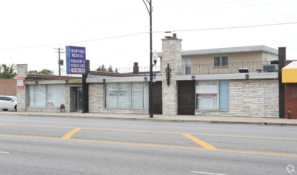 More Photos Of 6441-6453 S Pulaski Rd, Chicago Storefront For Lease