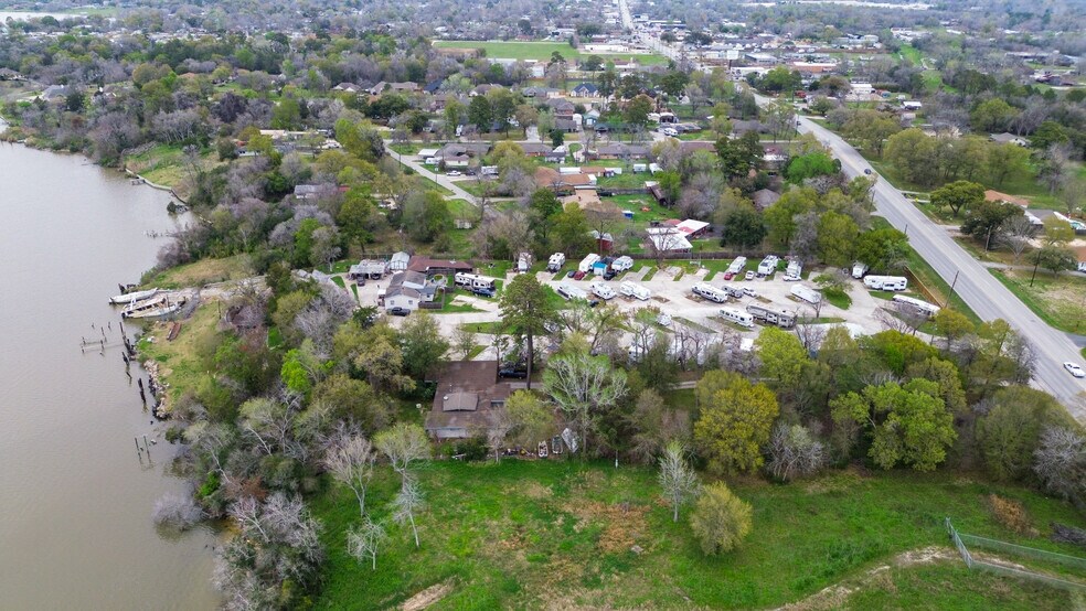 More Photos Of 1204 S Main St, Highlands Land For Lease