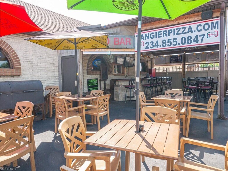 More Photos Of 880 Youngstown Poland Rd, Struthers Restaurant For Sale