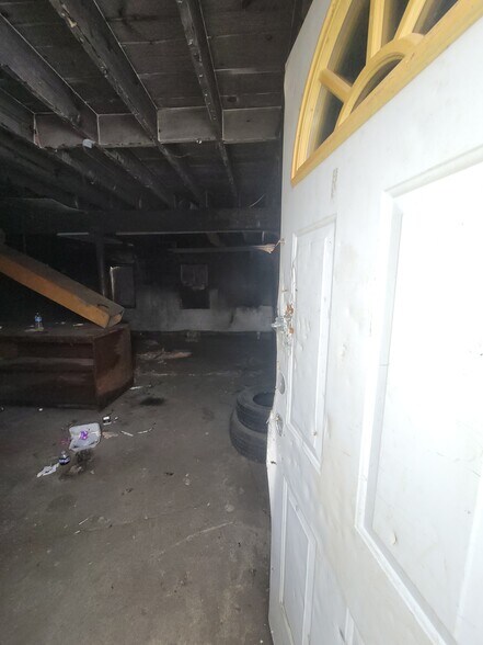 More Photos Of 1823 W 8th St, Muncie Multifamily For Sale