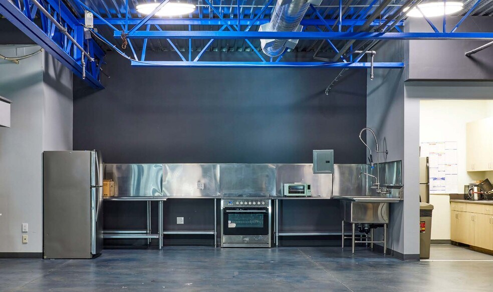 More Photos Of 3254 Grey Hawk Ct, Carlsbad Light Manufacturing For Sale