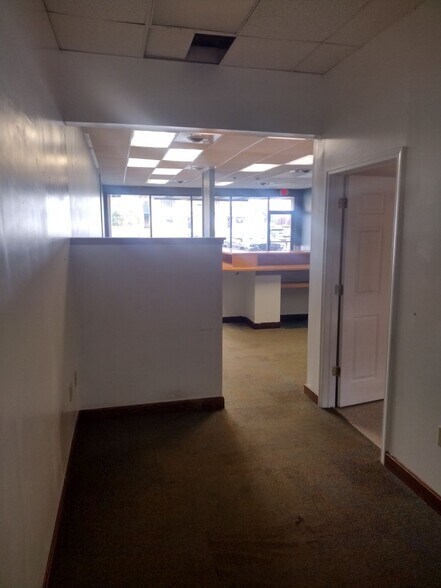 More Photos Of 16761 Saint Clair Ave, East Liverpool Unknown For Lease