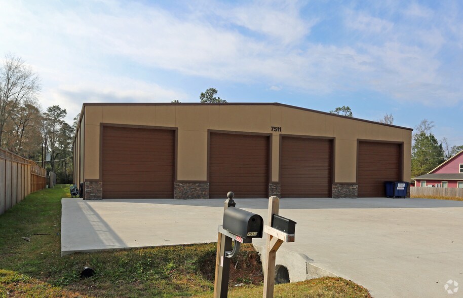 Primary Photo Of 7511 Oak Bluff Dr, Magnolia Warehouse For Sale
