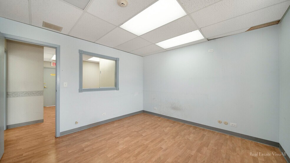 More Photos Of 129 S Roselle Rd, Schaumburg Office For Sale