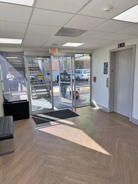 More Photos Of 12501 Judson Rd, San Antonio Medical For Lease