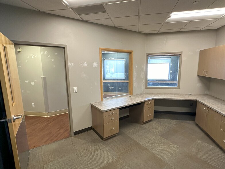More Photos Of 600 Newman St, El Paso Medical For Lease
