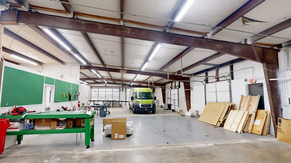 More Photos Of 1724 Acorn Dr, Rogers Warehouse For Lease