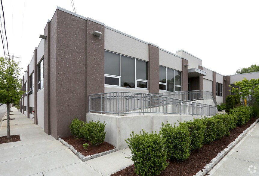 More Photos Of 225 Carolina Ave, Providence Research And Development For Lease