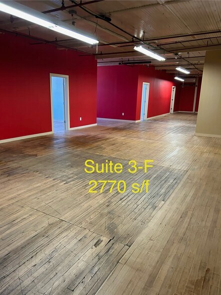 More Photos Of 30 Echo Lake Rd, Watertown Warehouse For Lease