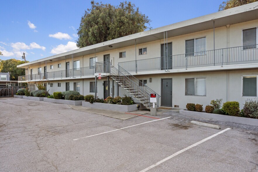 More Photos Of 655-663 Moorpark Way, Mountain View Apartments For Sale