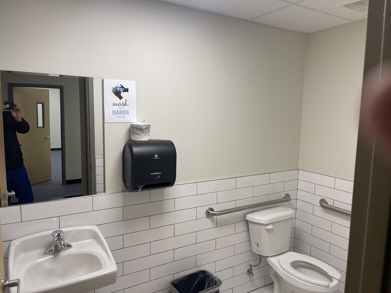 More Photos Of 1070 S Bishop Ave, Rolla Storefront For Lease