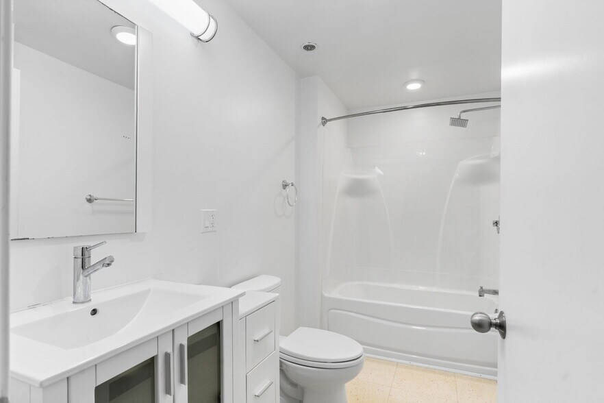 More Photos Of 123 Court St, Binghamton Apartments For Sale