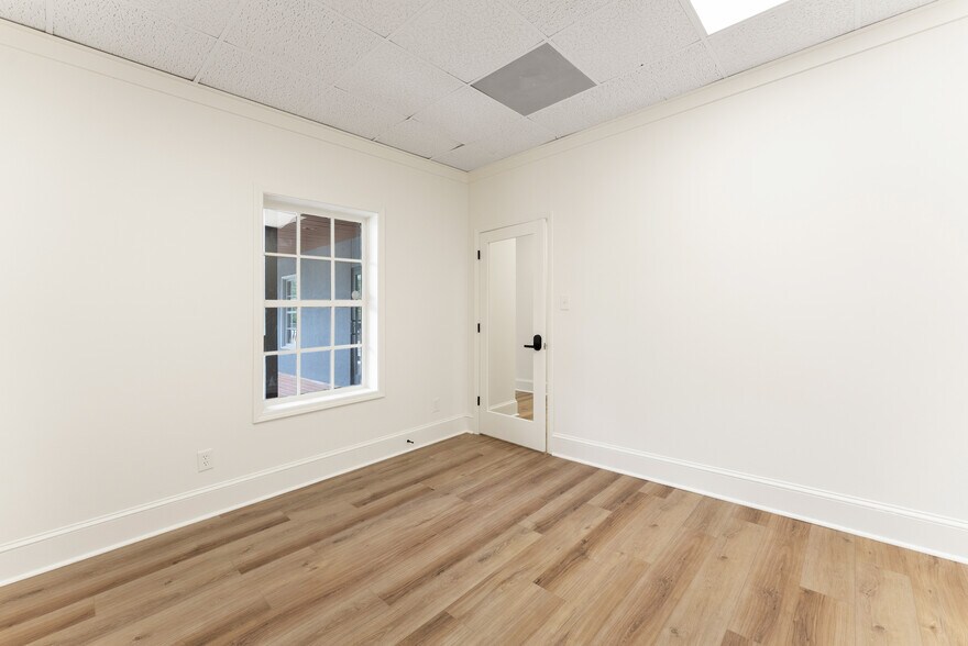 More Photos Of 1001 Riverside Dr, Gainesville Office For Lease