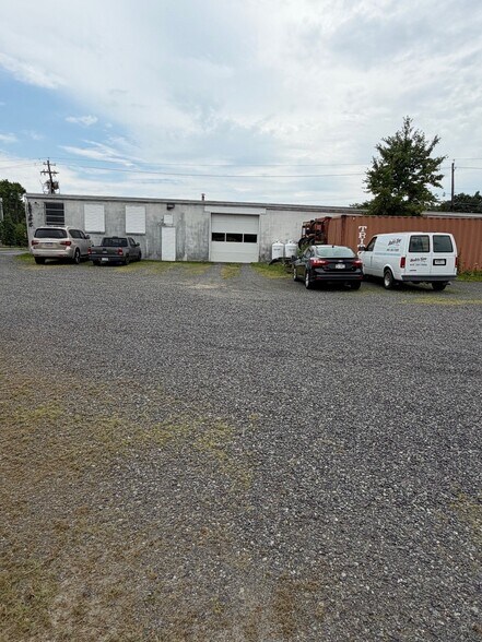 More Photos Of 1529 E Philadelphia Ave, Gilbertsville Auto Repair For Sale