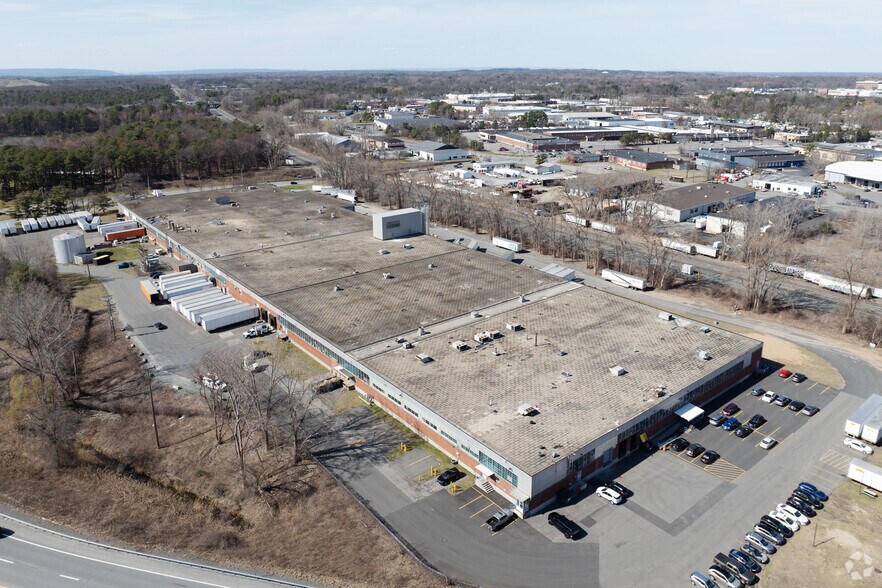 More Photos Of 136 Fuller Rd, Albany Warehouse For Lease