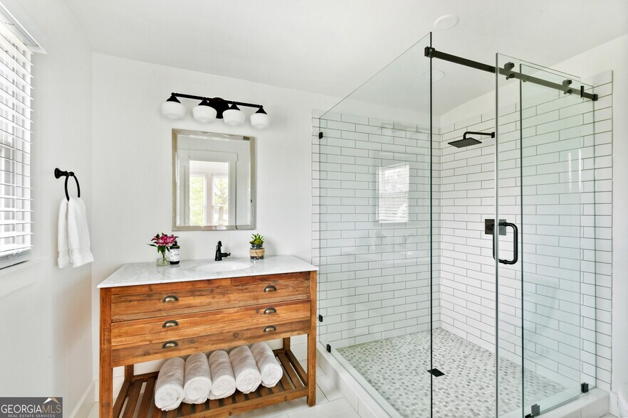 More Photos Of 1051 Meadow Ln, Madison Hospitality For Sale