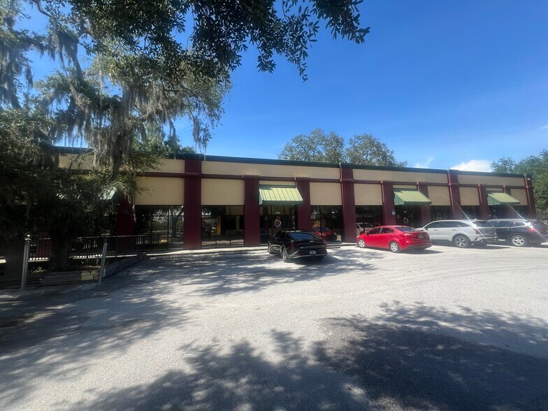 More Photos Of 1315-1321 N Kingsway Ave, Tampa General Retail For Lease