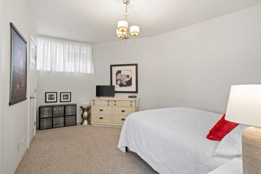 More Photos Of 22 Crescent St, Grand Rapids Apartments For Sale