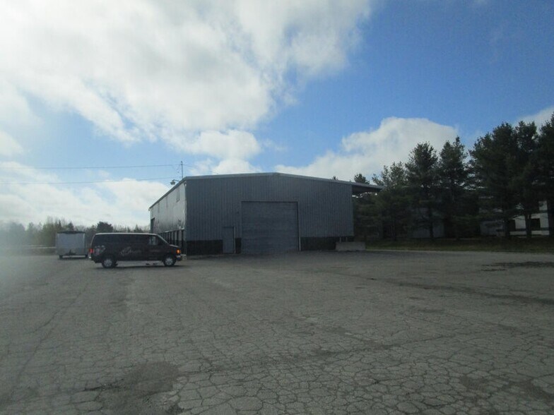 More Photos Of 268 Odlin Rd, Bangor Freestanding For Sale