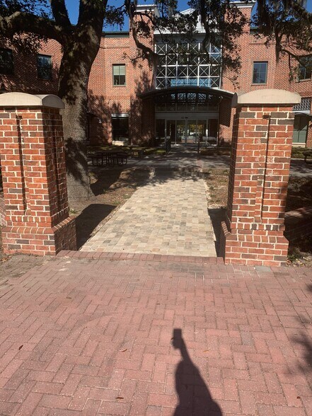 More Photos Of 900 Island Park Dr, Charleston Office For Lease