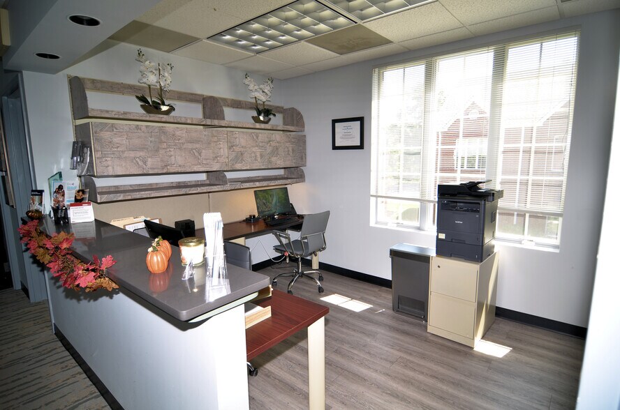 More Photos Of 611-624 Courtyard Dr, Hillsborough Medical For Sale