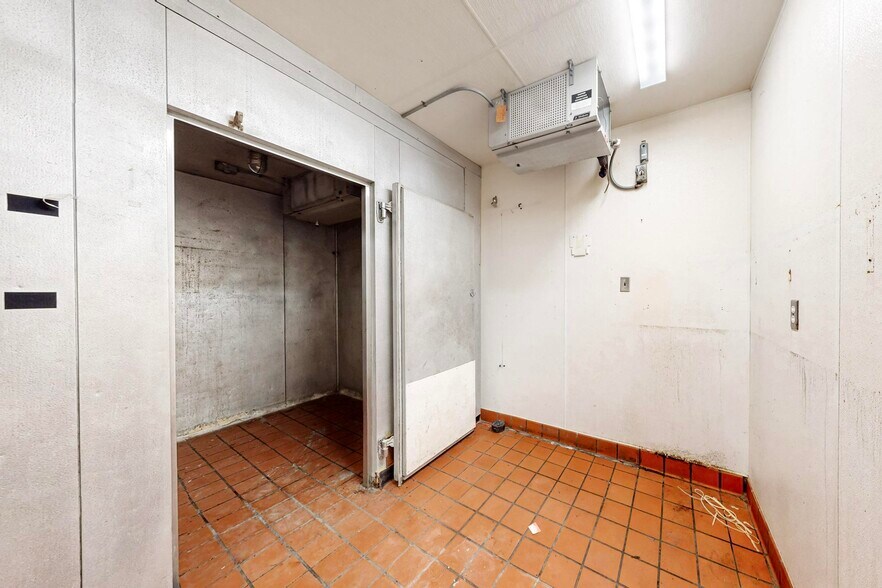 More Photos Of 3558 Wheaton Way, Bremerton Restaurant For Sale