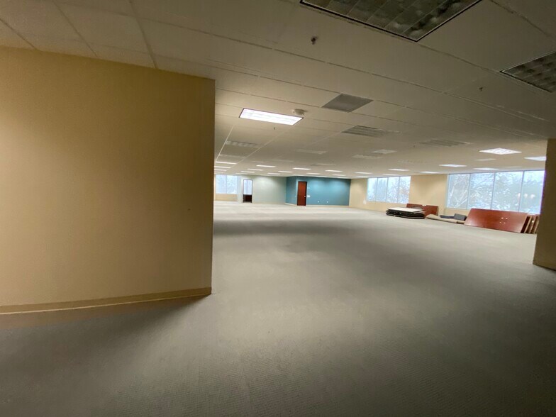 More Photos Of 18705 Madrone Pky, Morgan Hill Research And Development For Lease