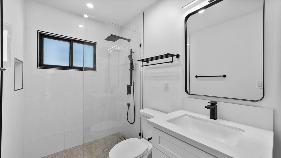 More Photos Of 4513-4523 Cleveland Ave, San Diego Apartments For Sale