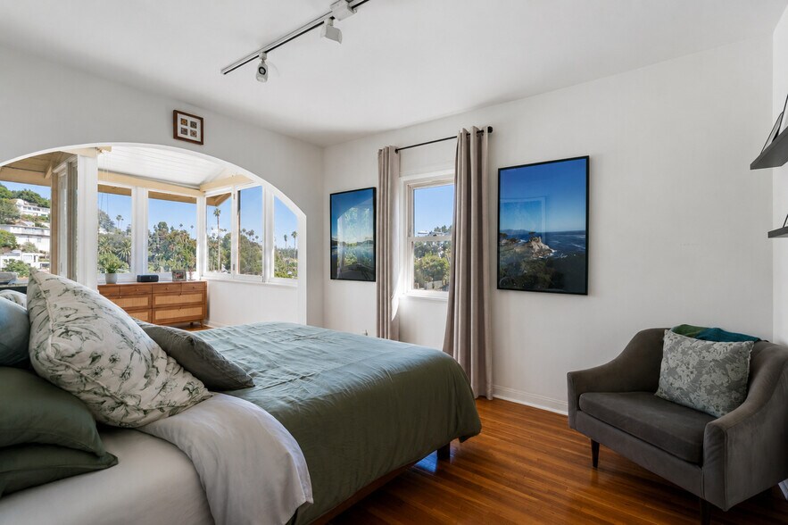 More Photos Of 1501 Westerly Ter, Los Angeles Apartments For Sale