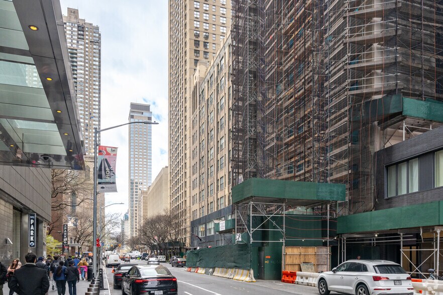 More Photos Of 33 W 60th St, New York Coworking Space
