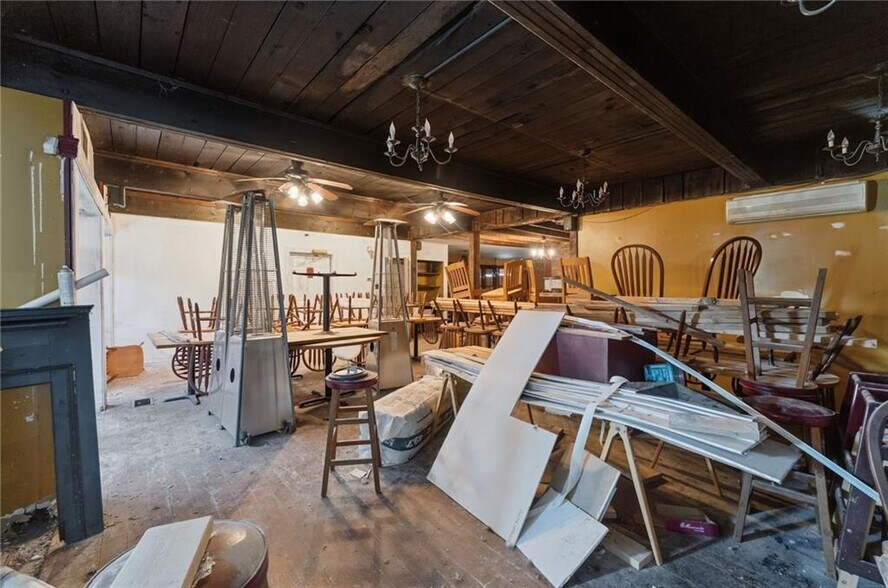 More Photos Of 3376 Post Rd, Warwick Restaurant For Sale