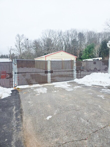 More Photos Of 317 N Hunter Hwy, Drums Specialty For Lease