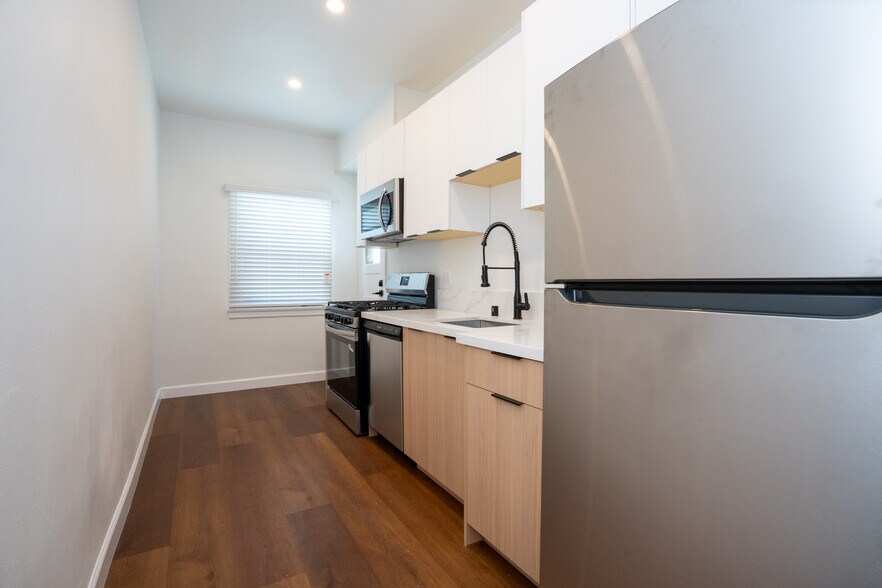 More Photos Of 1637-1639 1/2 Micheltorena St, Los Angeles Apartments For Sale