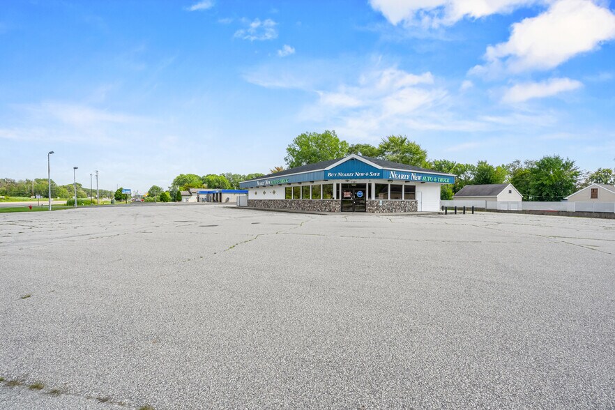 More Photos Of W7293 US Highway 10 114, Menasha Auto Dealership For Sale