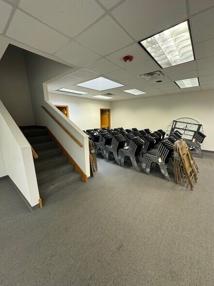 More Photos Of 15416-15420 S 70th Ct, Orland Park Warehouse For Lease