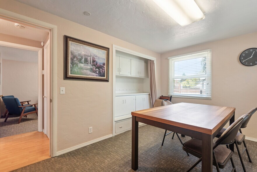 More Photos Of 1660 River Rd, Eugene Office For Lease