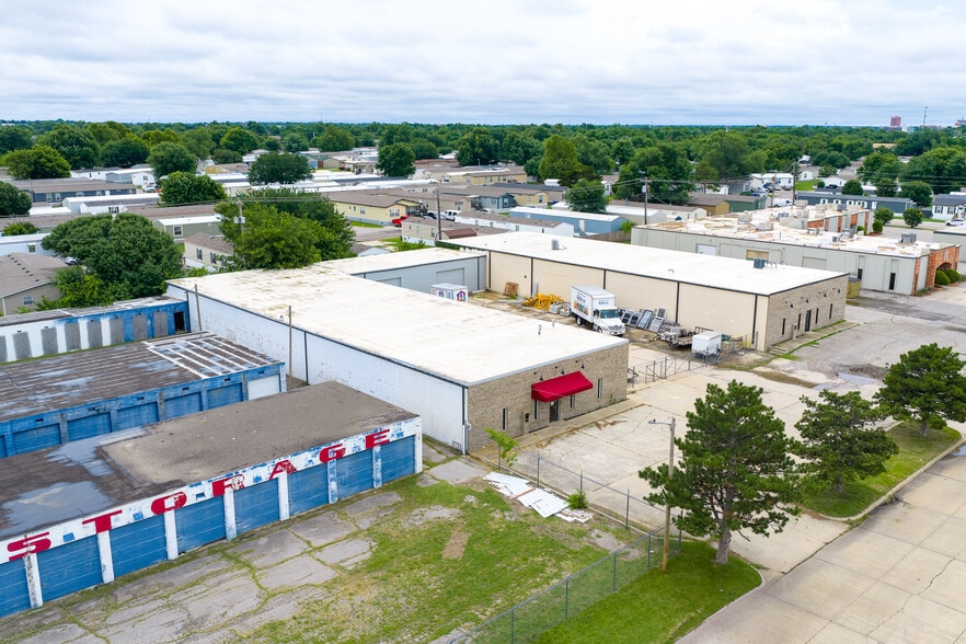 More Photos Of 1835 Industrial Blvd, Norman Warehouse For Sale