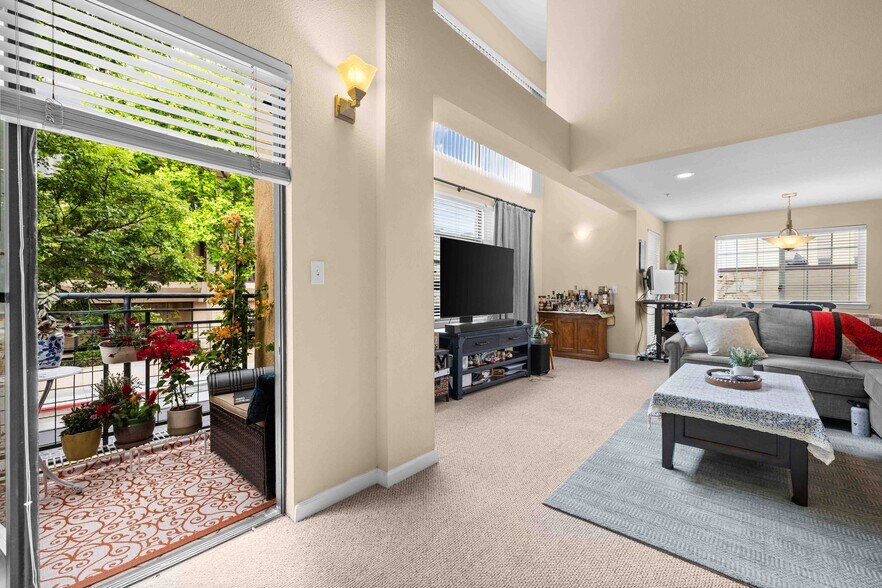 More Photos Of 577 Laurel St, San Carlos Apartments For Sale