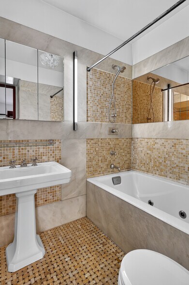 More Photos Of 60 Greenwich Ave, New York Apartments For Sale