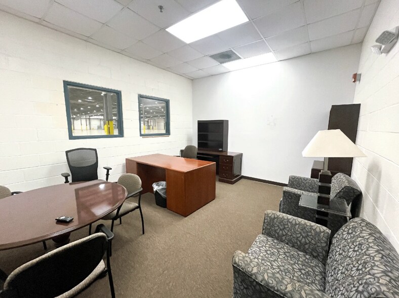 More Photos Of 175 McQueen Blvd, Summerville Manufacturing For Lease