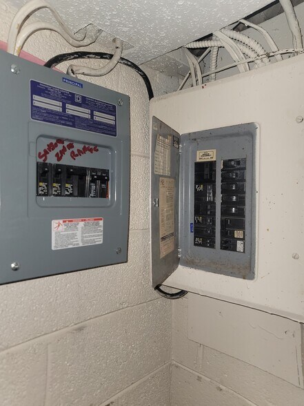 More Photos Of 1458 W 32nd St, Indianapolis Apartments For Sale